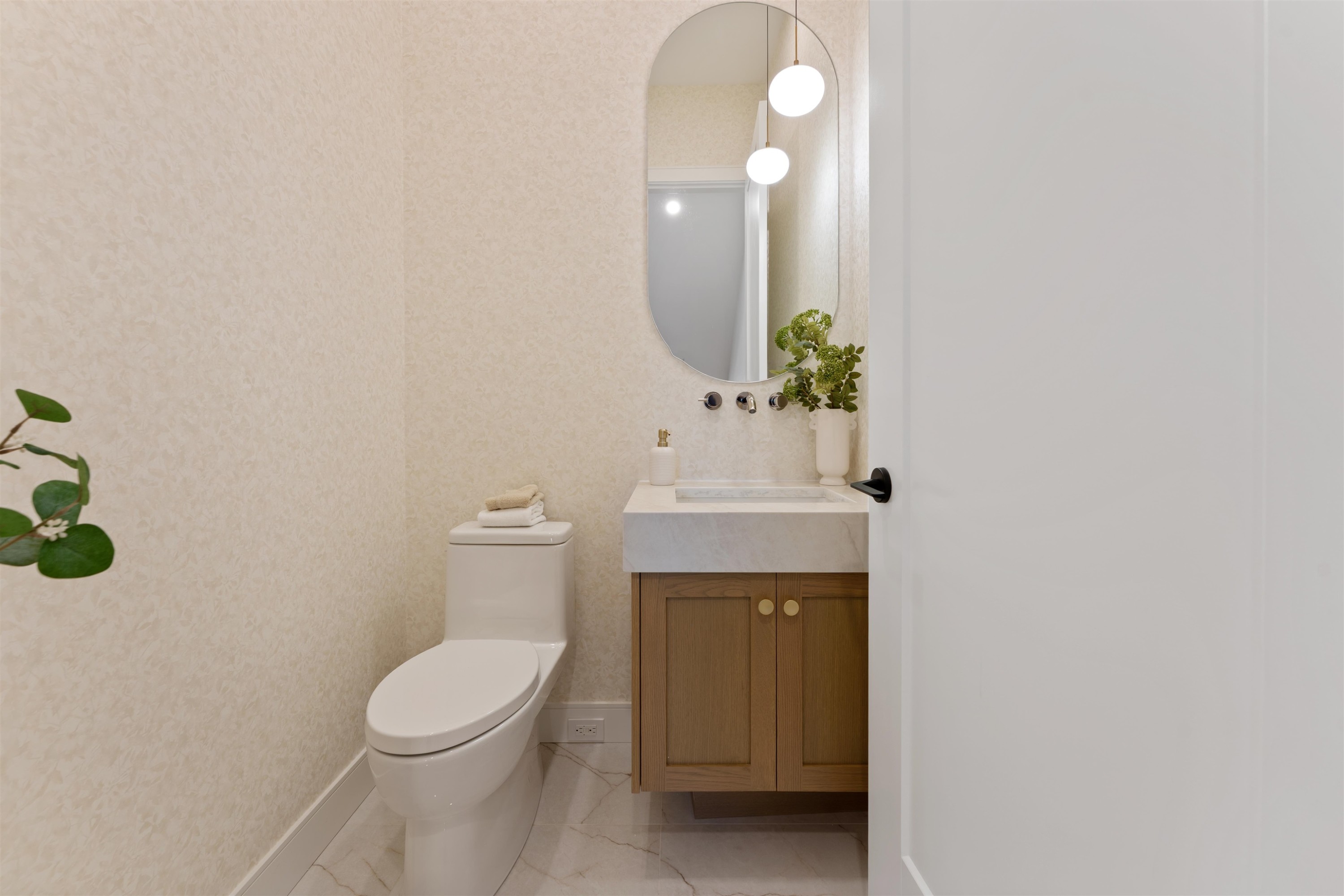 2578 4Th Avenue E, Vancouver, BC - Indoor Photo Showing Bathroom