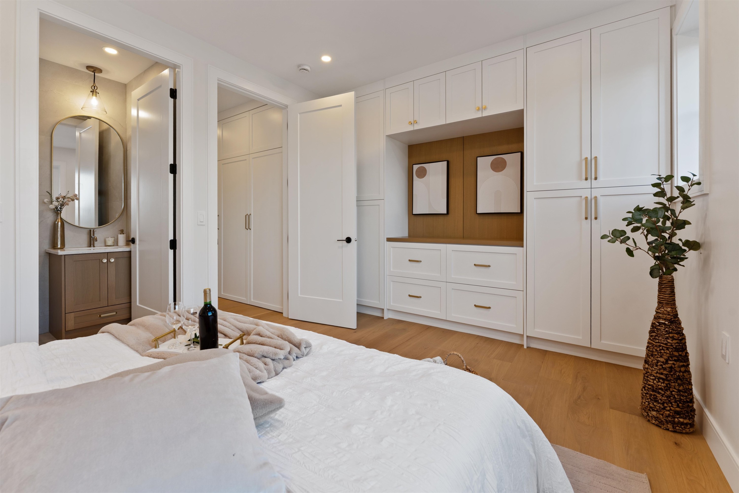2578 4Th Avenue E, Vancouver, BC - Indoor Photo Showing Bedroom