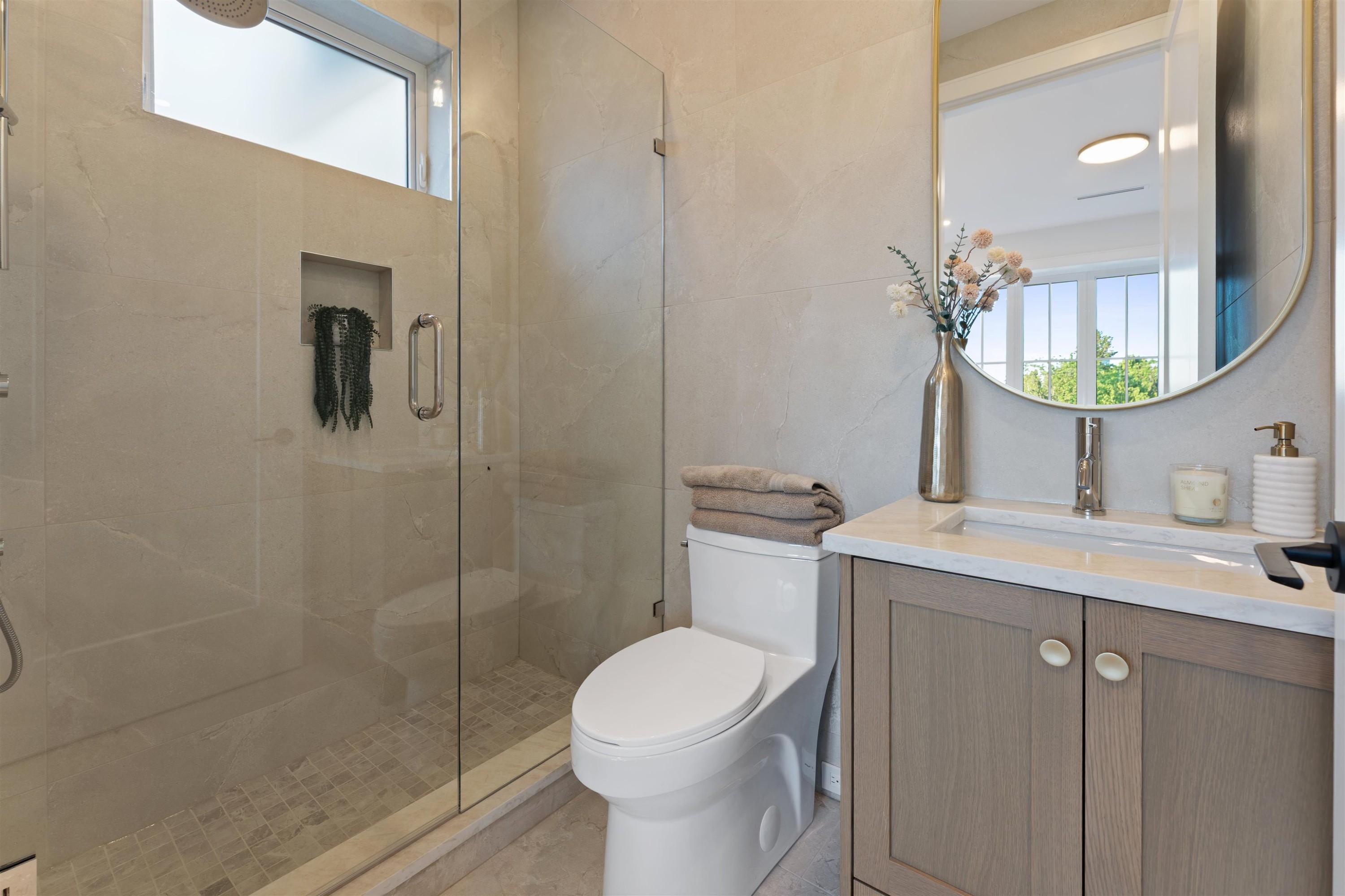 2578 4Th Avenue E, Vancouver, BC - Indoor Photo Showing Bathroom