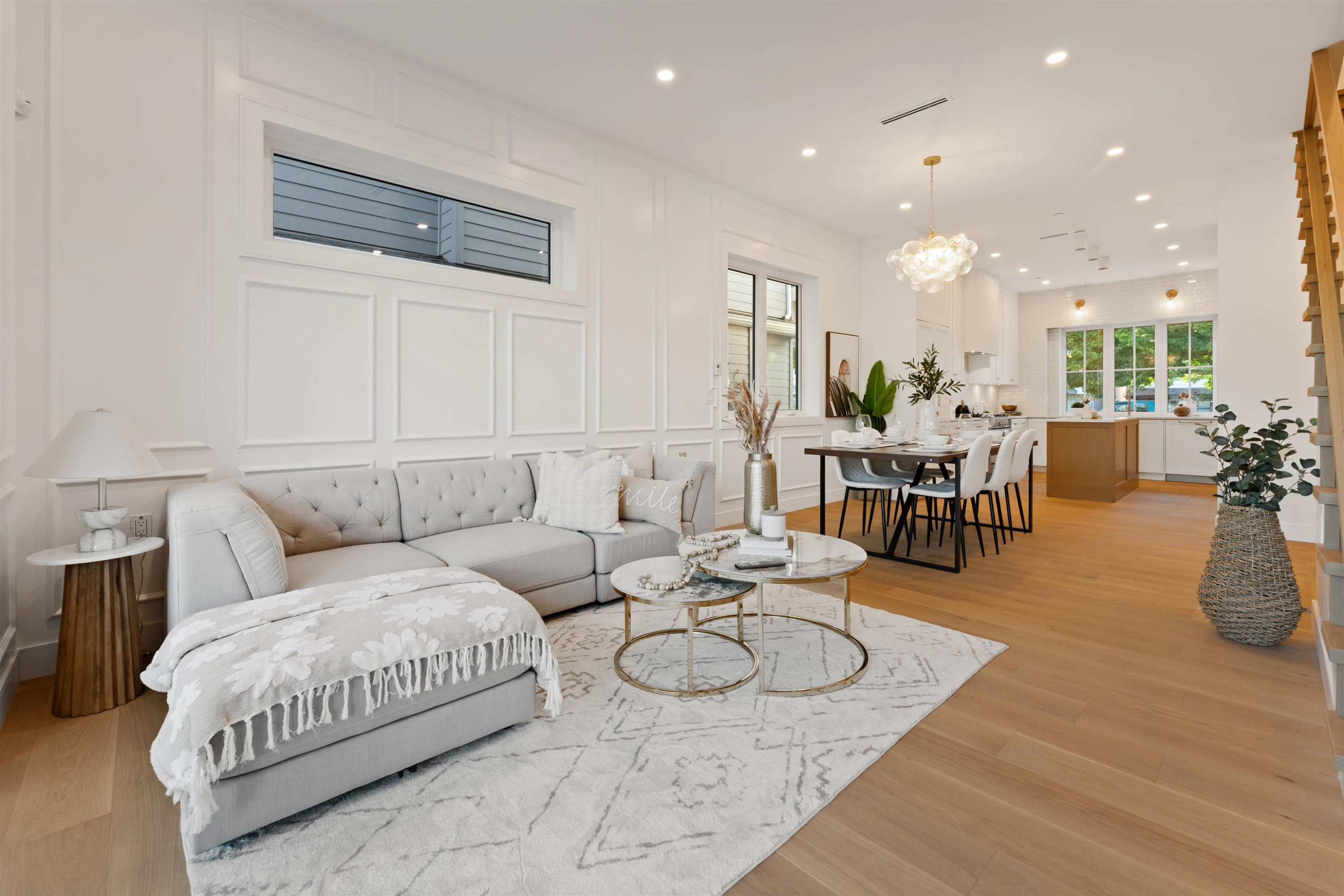 2578 4Th Avenue E, Vancouver, BC - Indoor Photo Showing Living Room