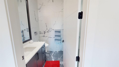 108 51St Avenue E, Vancouver, BC - Indoor Photo Showing Bathroom
