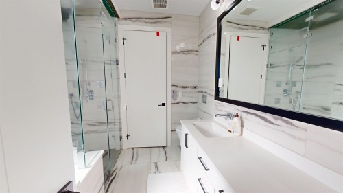 108 51St Avenue E, Vancouver, BC - Indoor Photo Showing Bathroom