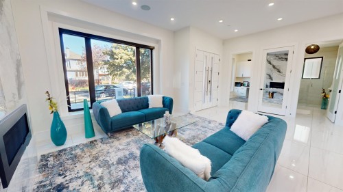 108 51St Avenue E, Vancouver, BC - Indoor