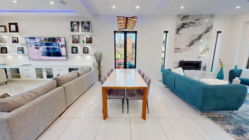 108 51St Avenue E, Vancouver, BC - Indoor