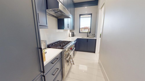 108 51St Avenue E, Vancouver, BC - Indoor Photo Showing Kitchen