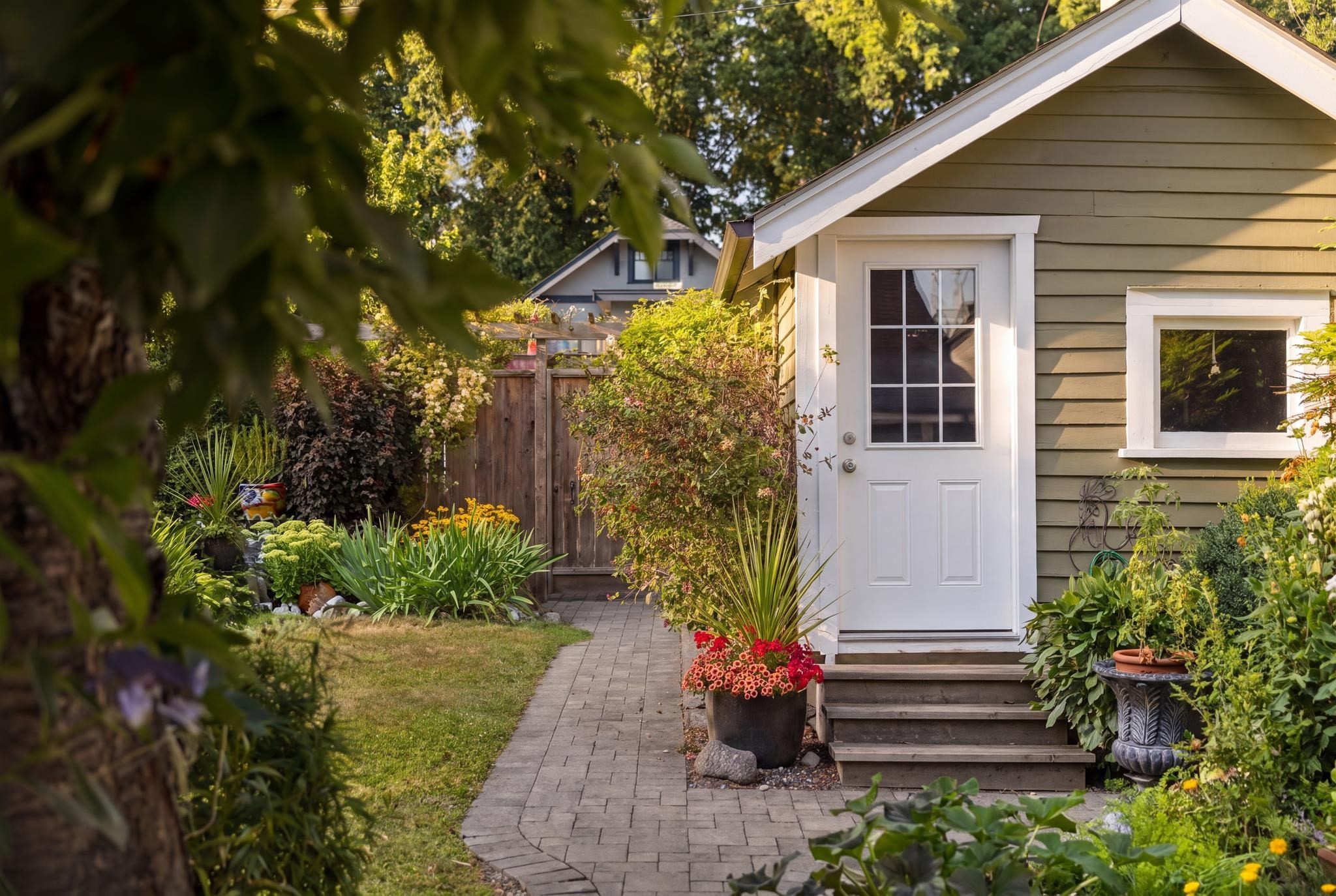 1955 8Th Avenue E, Vancouver, BC - Outdoor