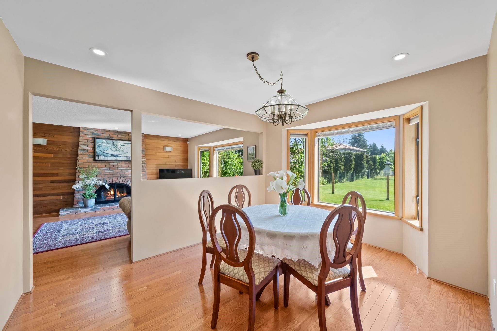 6546 Gibbons Drive, Richmond, BC - Indoor Photo Showing Dining Room
