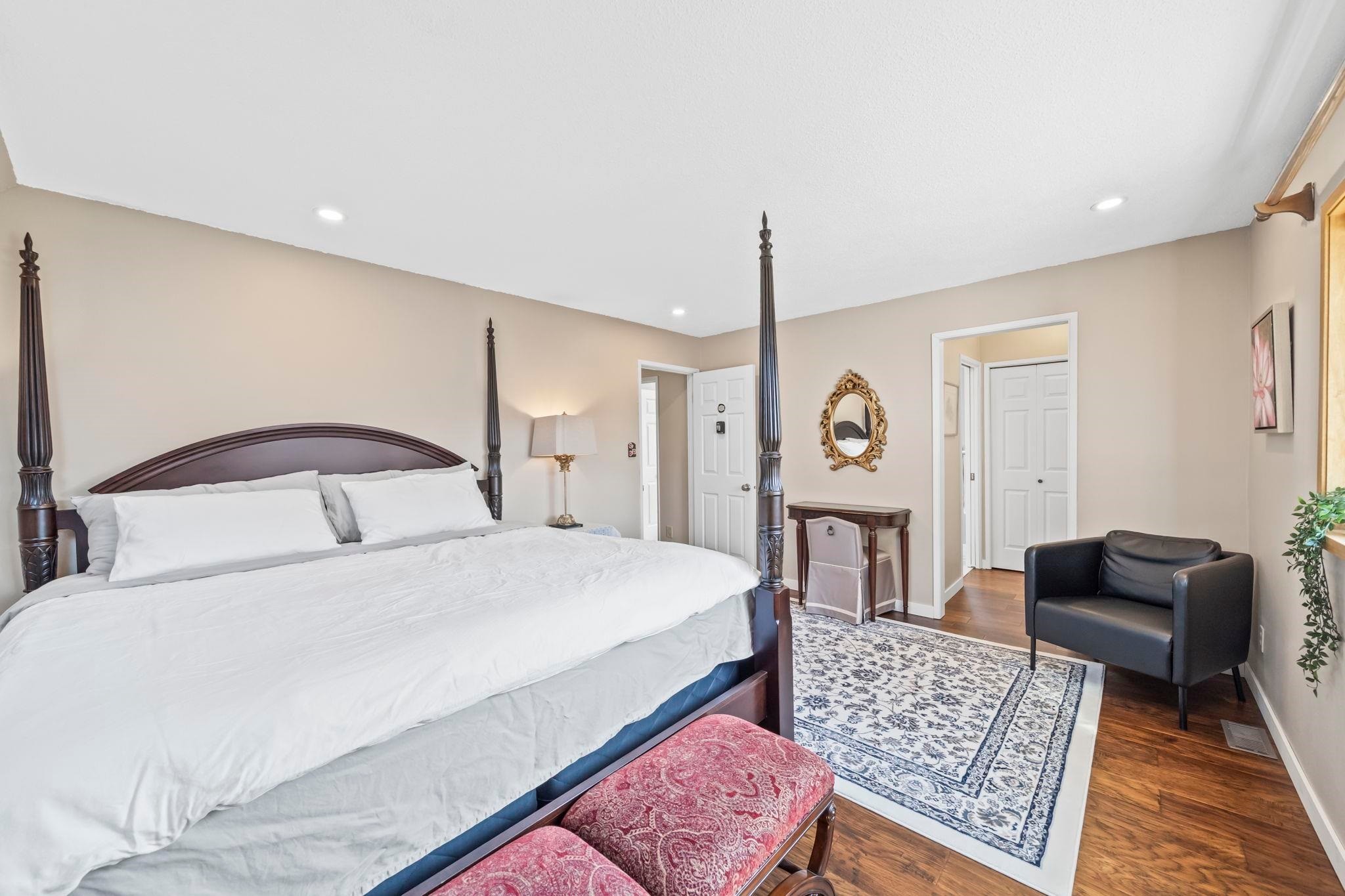 6546 Gibbons Drive, Richmond, BC - Indoor Photo Showing Bedroom