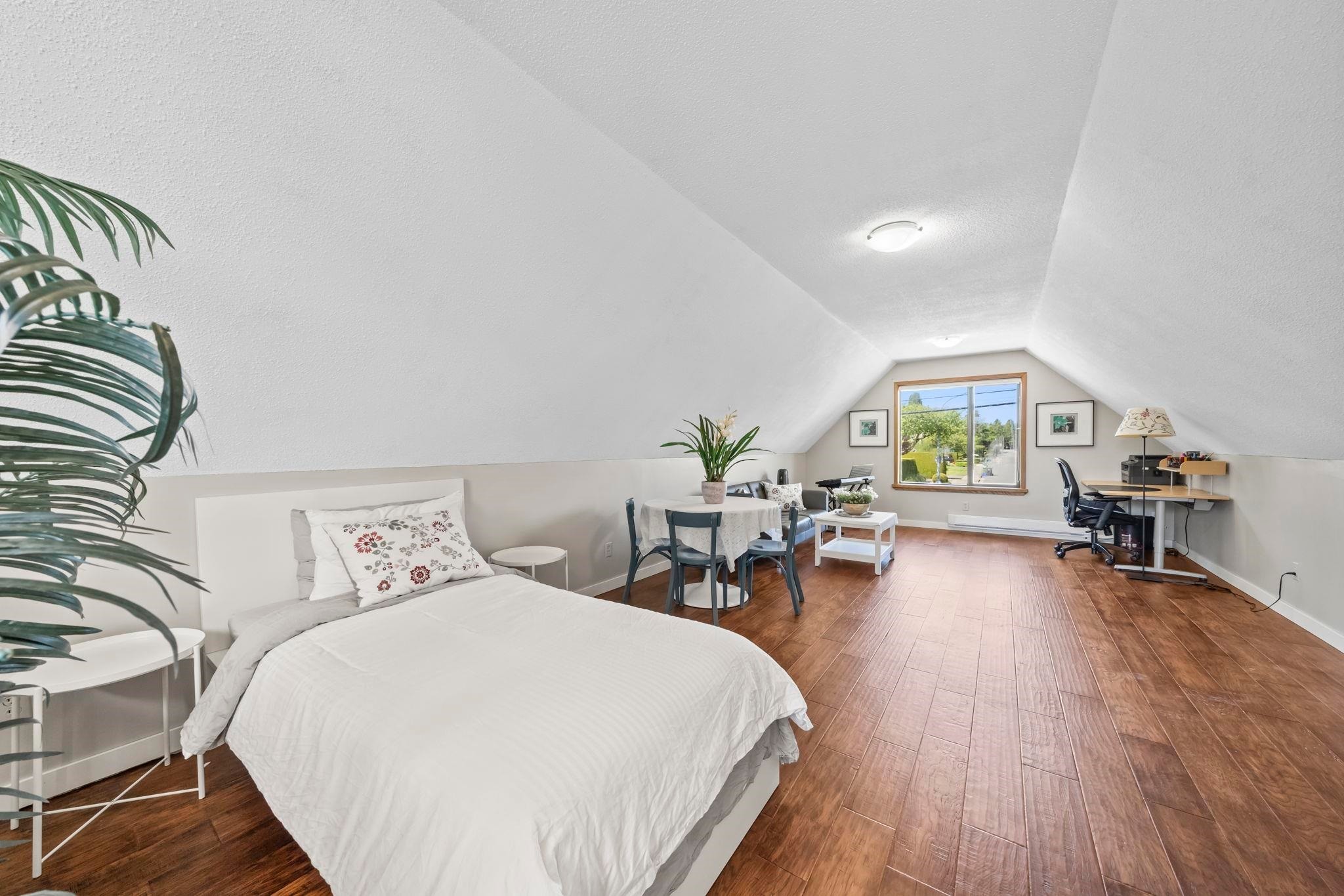 6546 Gibbons Drive, Richmond, BC - Indoor Photo Showing Bedroom