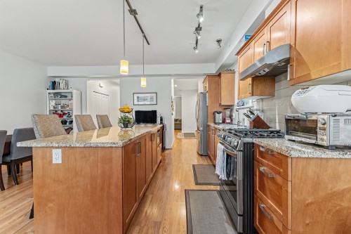 1427 Collins Road, Coquitlam, BC - Indoor Photo Showing Kitchen
