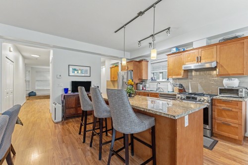 1427 Collins Road, Coquitlam, BC - Indoor Photo Showing Kitchen