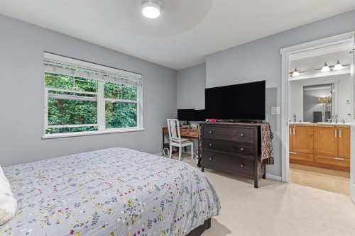 1427 Collins Road, Coquitlam, BC - Indoor Photo Showing Bedroom