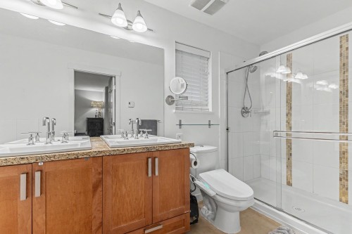 1427 Collins Road, Coquitlam, BC - Indoor Photo Showing Bathroom