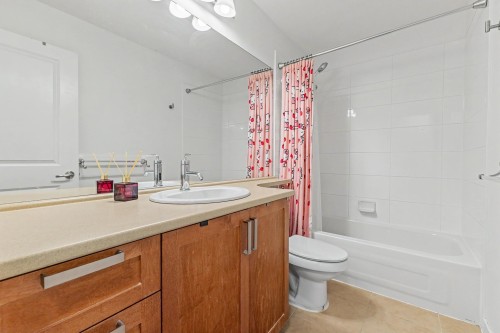 1427 Collins Road, Coquitlam, BC - Indoor Photo Showing Bathroom