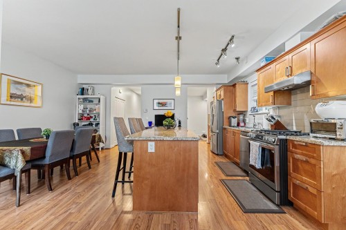 1427 Collins Road, Coquitlam, BC - Indoor Photo Showing Kitchen