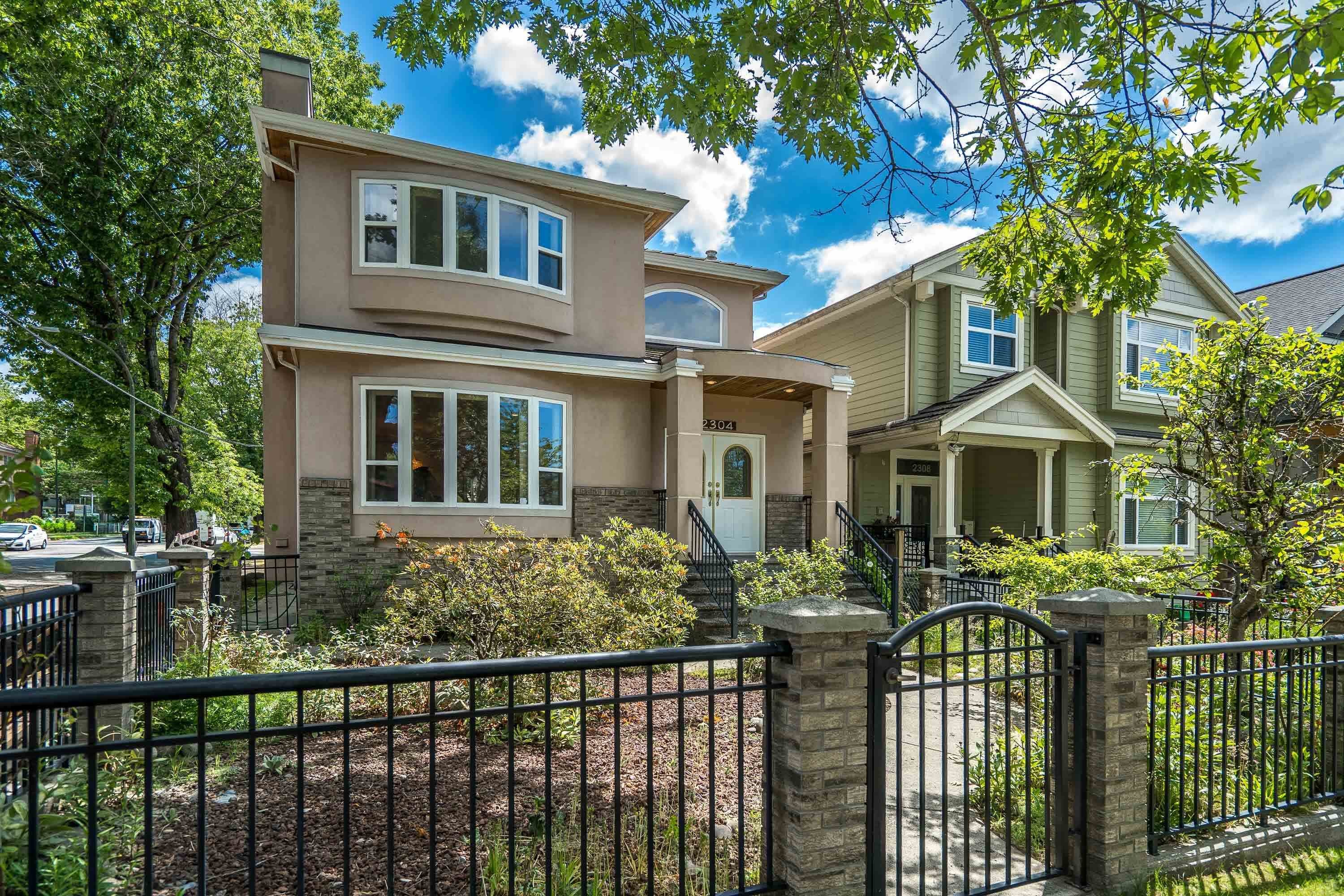 2304 Garden Drive, Vancouver, BC - Outdoor With Facade