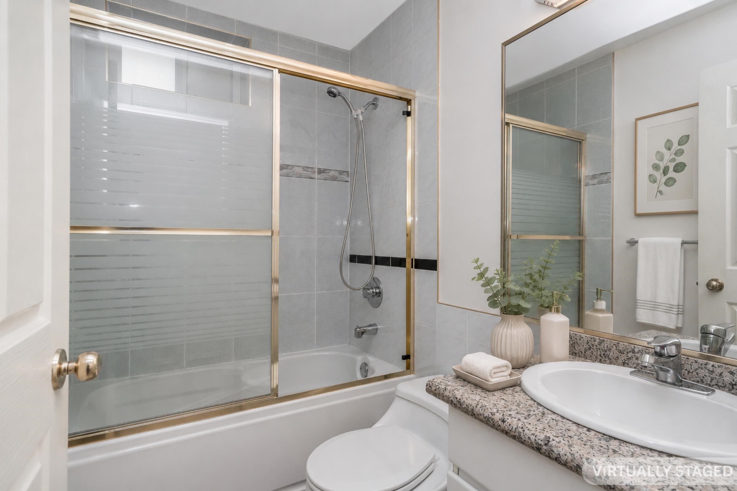 2304 Garden Drive, Vancouver, BC - Indoor Photo Showing Bathroom