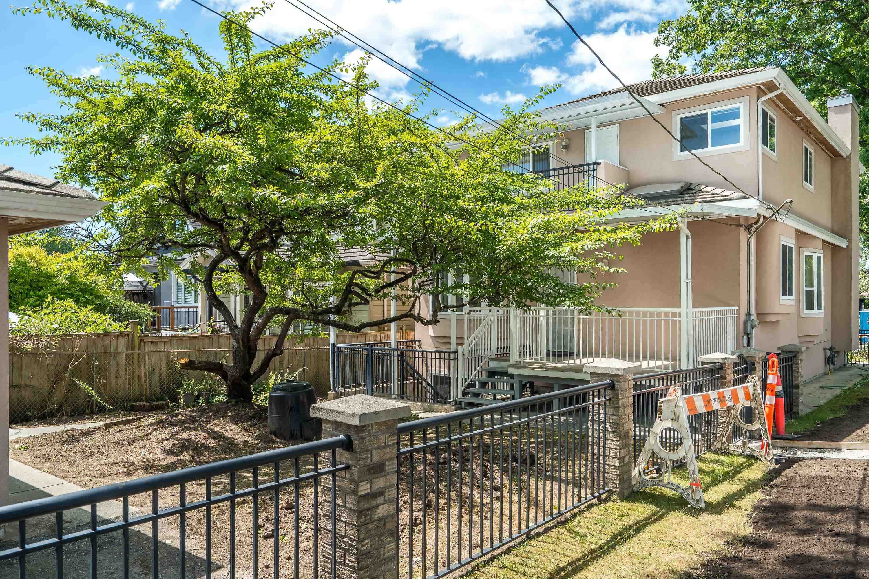 2304 Garden Drive, Vancouver, BC - Outdoor