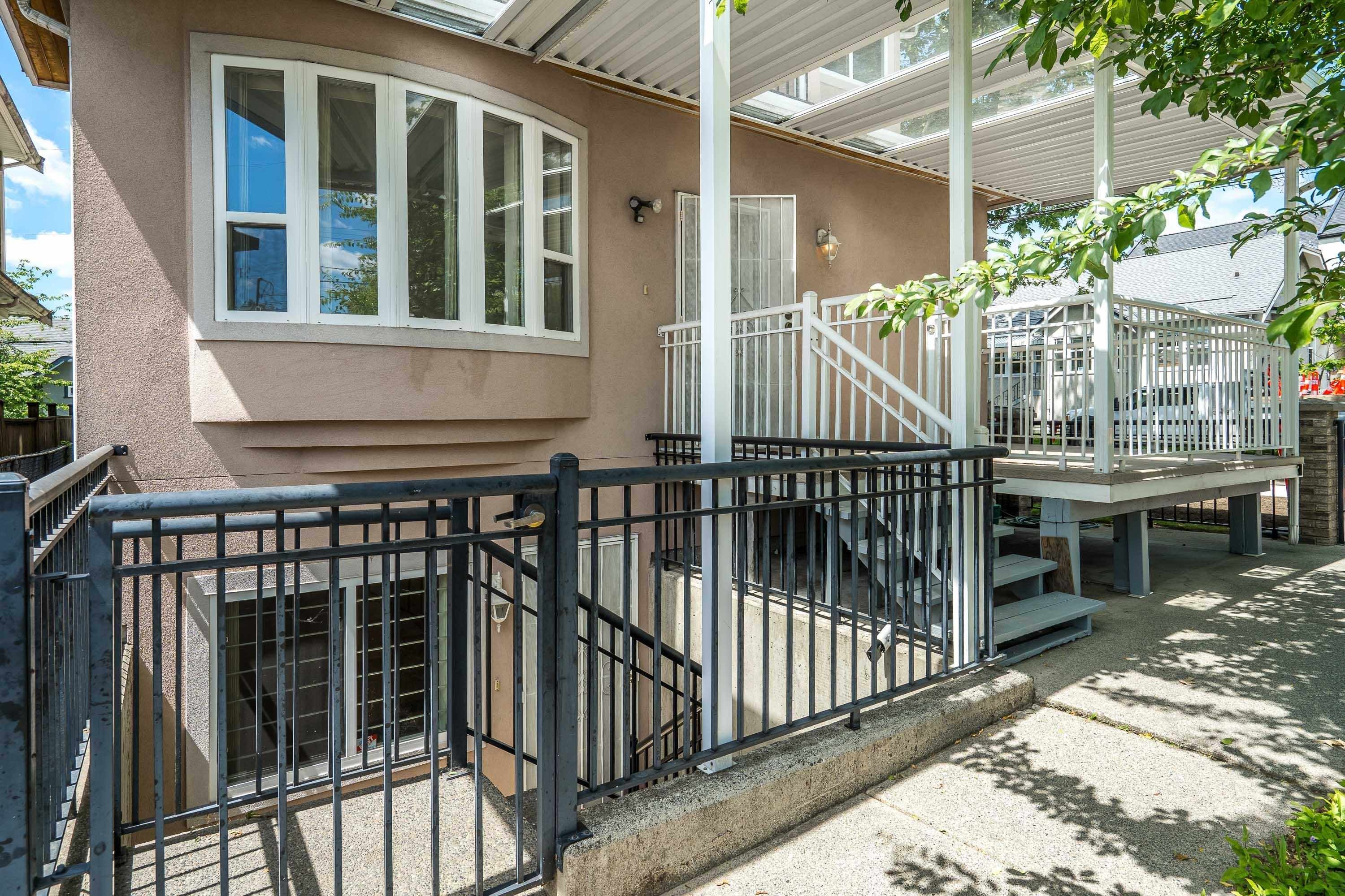 2304 Garden Drive, Vancouver, BC - Outdoor With Exterior