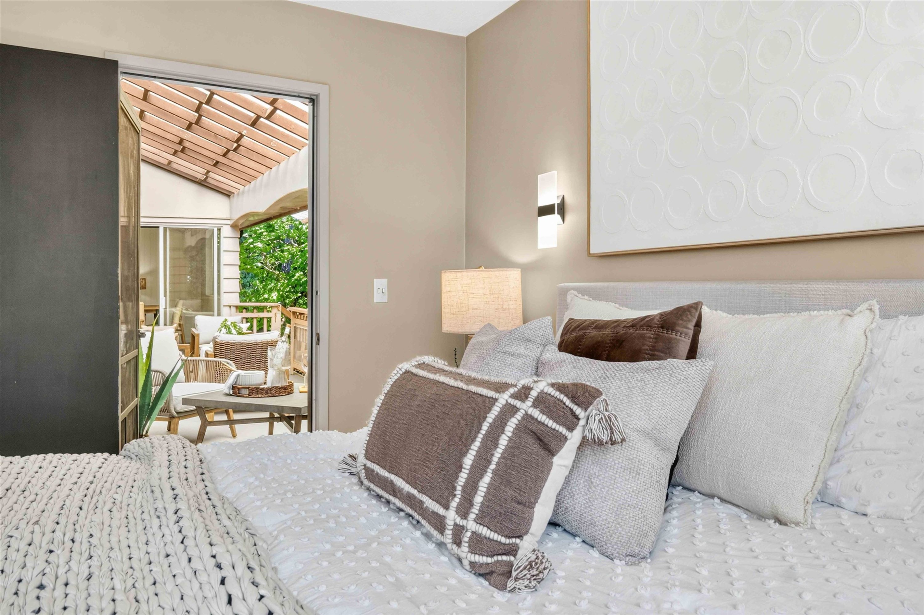 1168 Charland Avenue, Coquitlam, BC - Indoor Photo Showing Bedroom