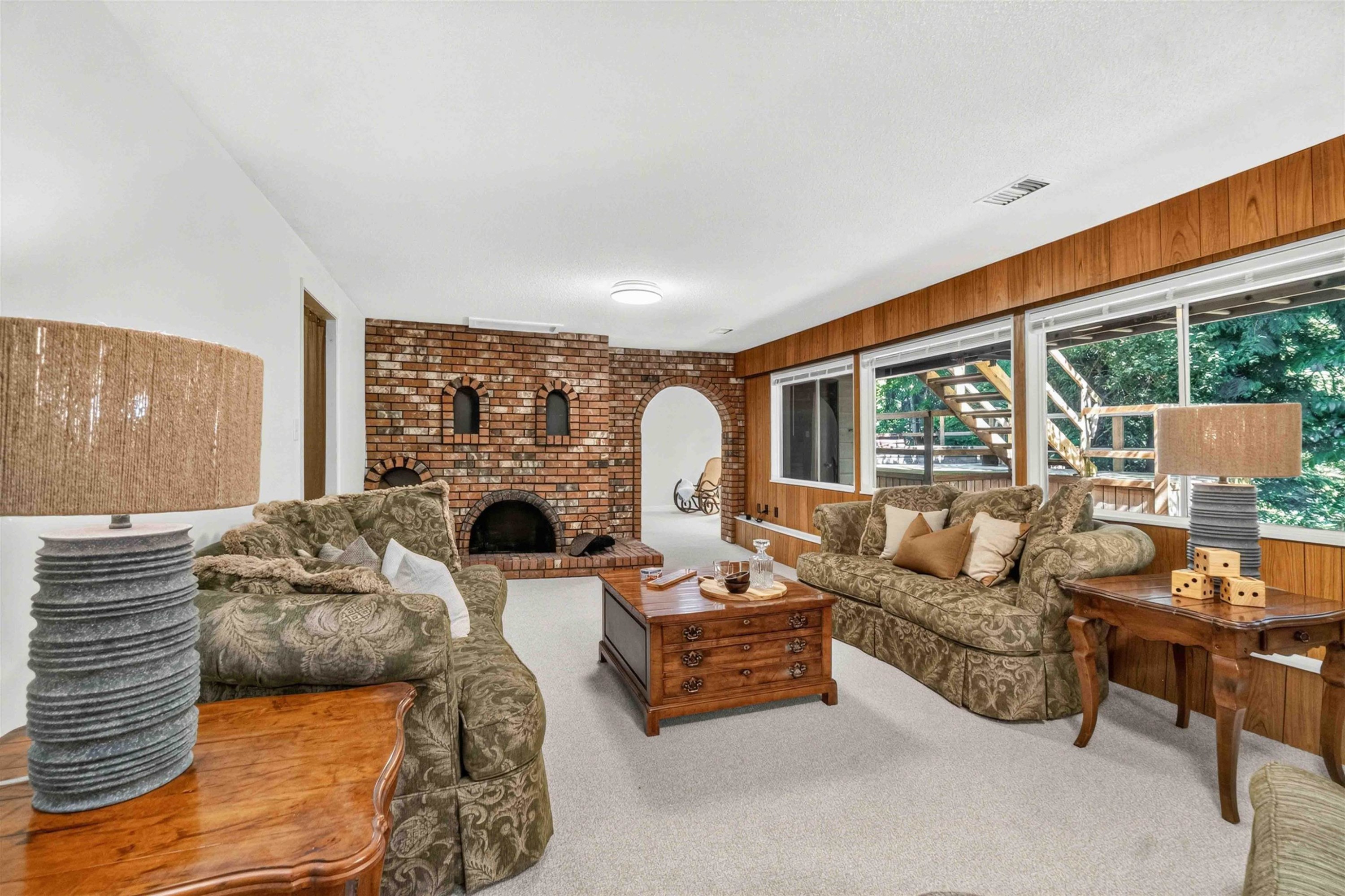 1168 Charland Avenue, Coquitlam, BC - Indoor Photo Showing Living Room With Fireplace
