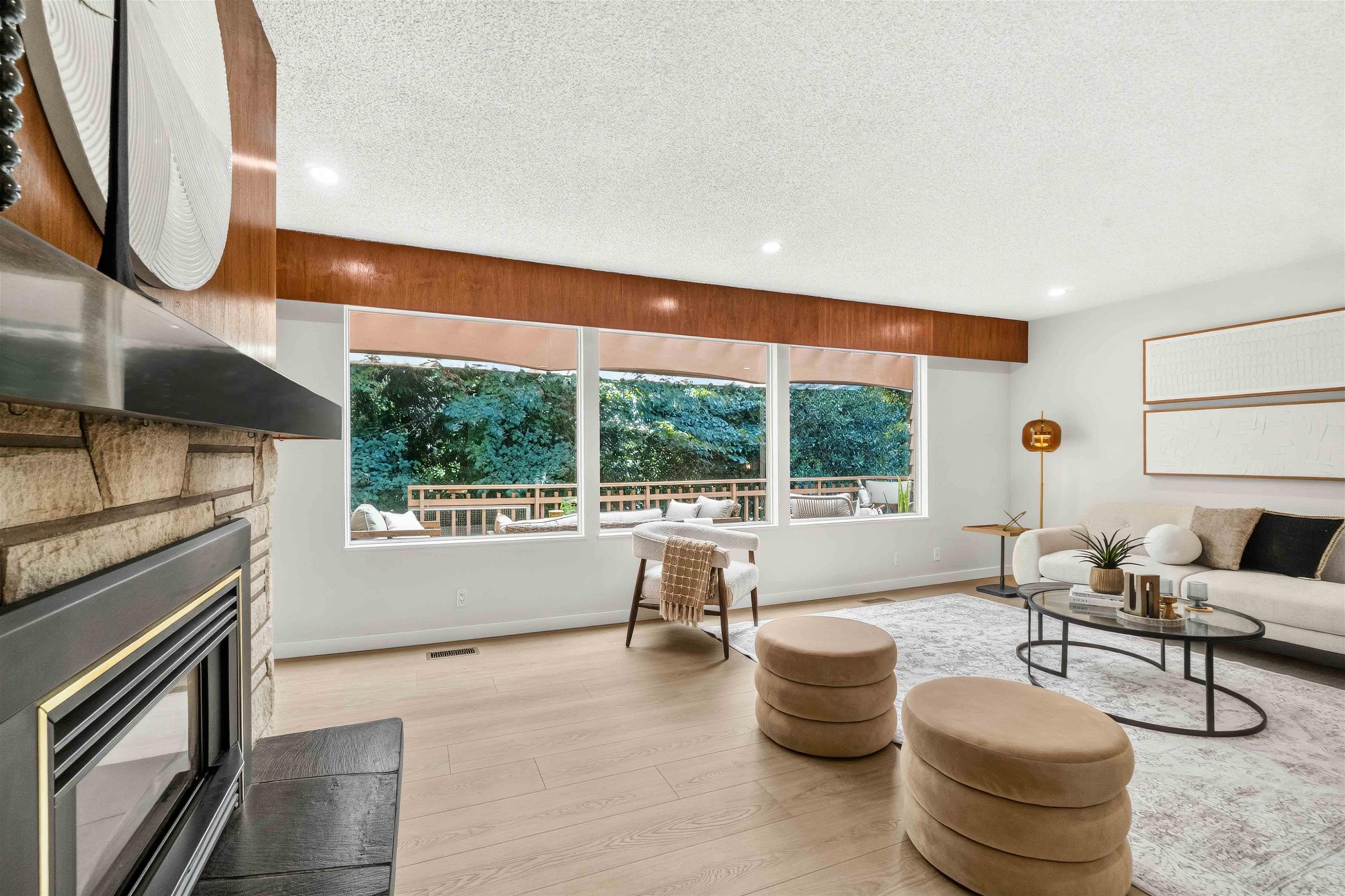 1168 Charland Avenue, Coquitlam, BC - Indoor Photo Showing Living Room With Fireplace