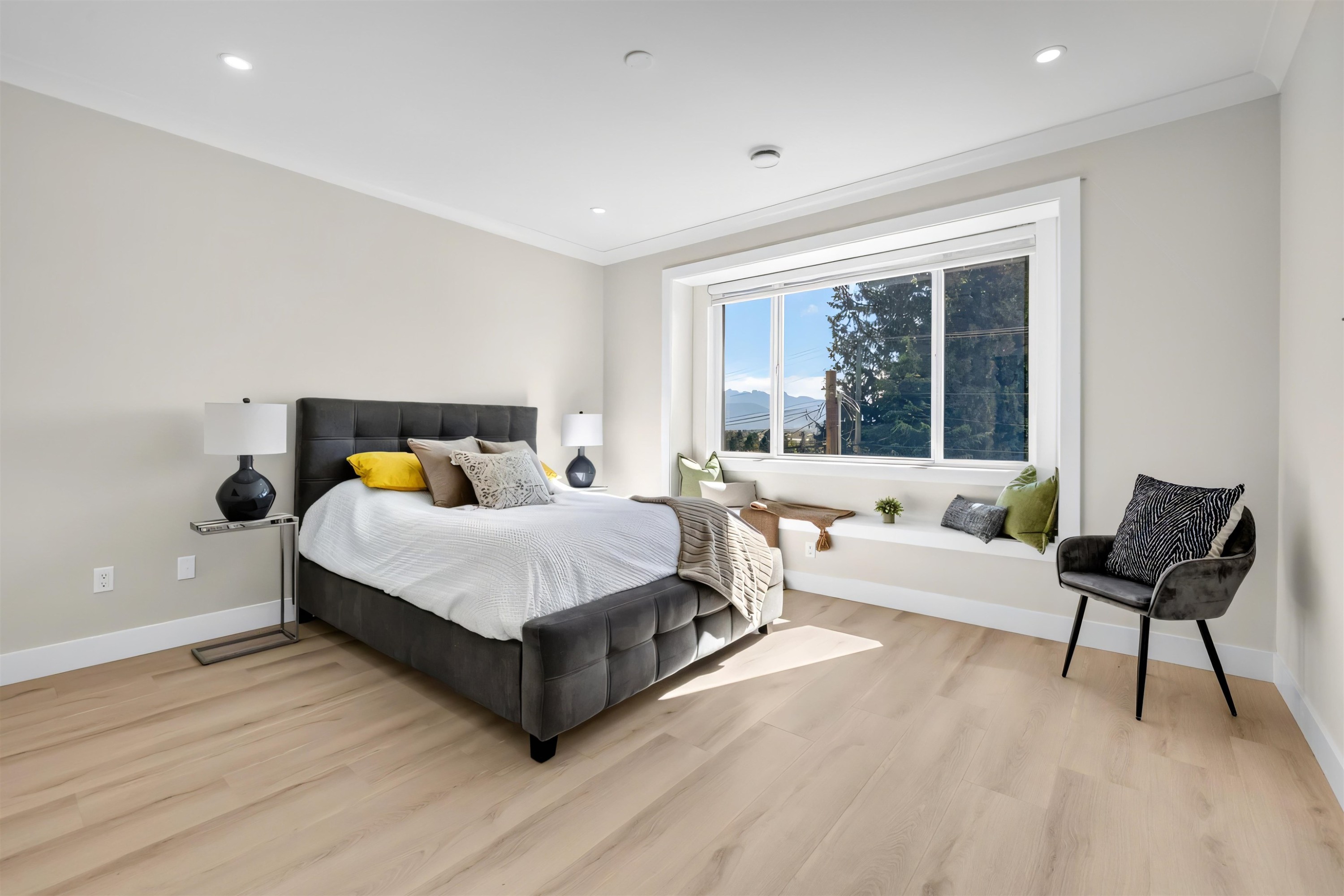1630 Pitt River Road, Port Coquitlam, BC - Indoor Photo Showing Bedroom