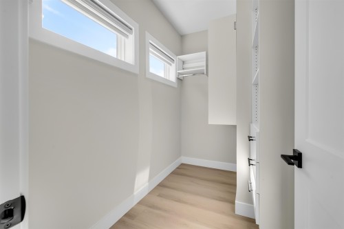1630 Pitt River Road, Port Coquitlam, BC - Indoor Photo Showing Bathroom