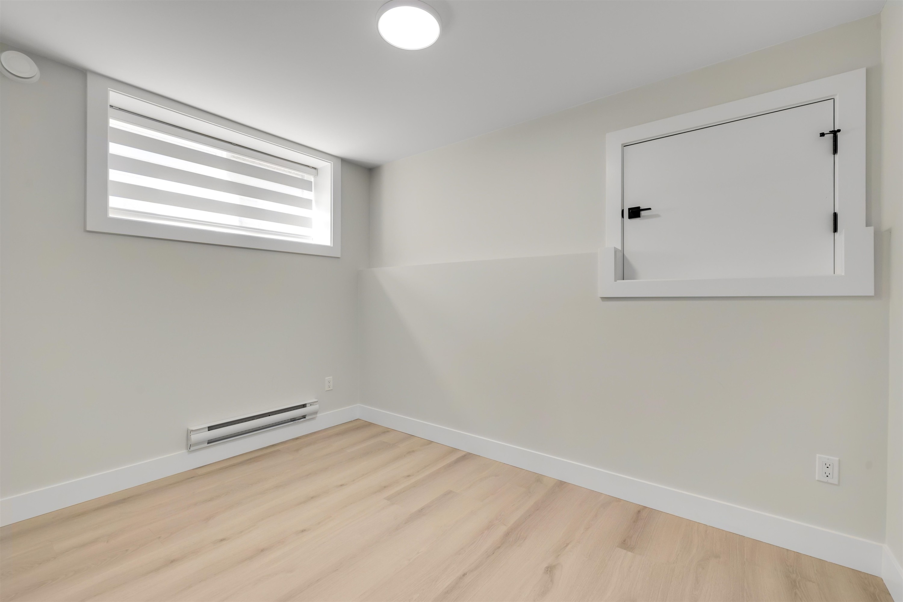 1630 Pitt River Road, Port Coquitlam, BC - Indoor Photo Showing Other Room