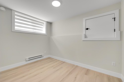1630 Pitt River Road, Port Coquitlam, BC - Indoor Photo Showing Other Room