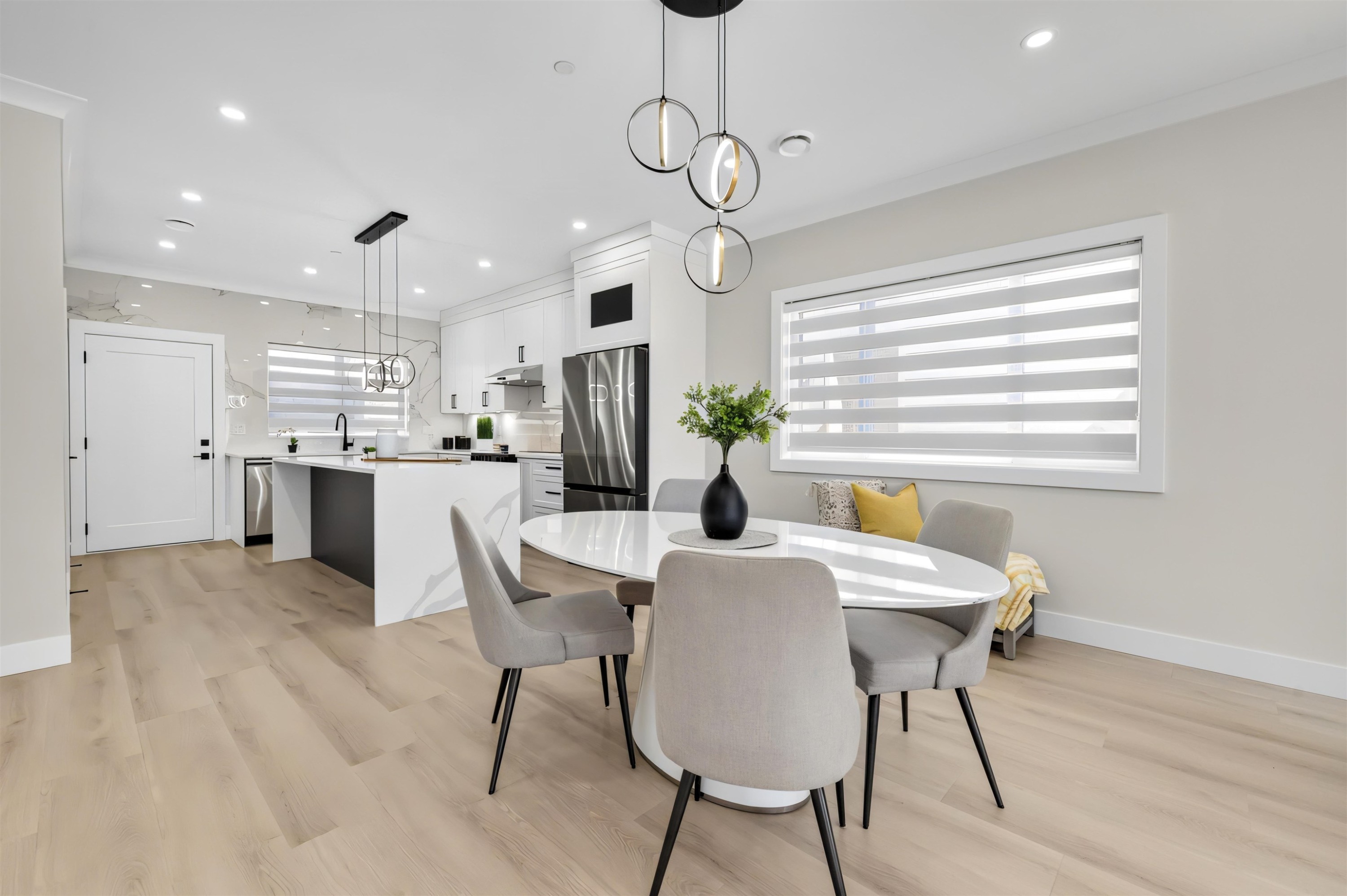 1630 Pitt River Road, Port Coquitlam, BC - Indoor Photo Showing Dining Room