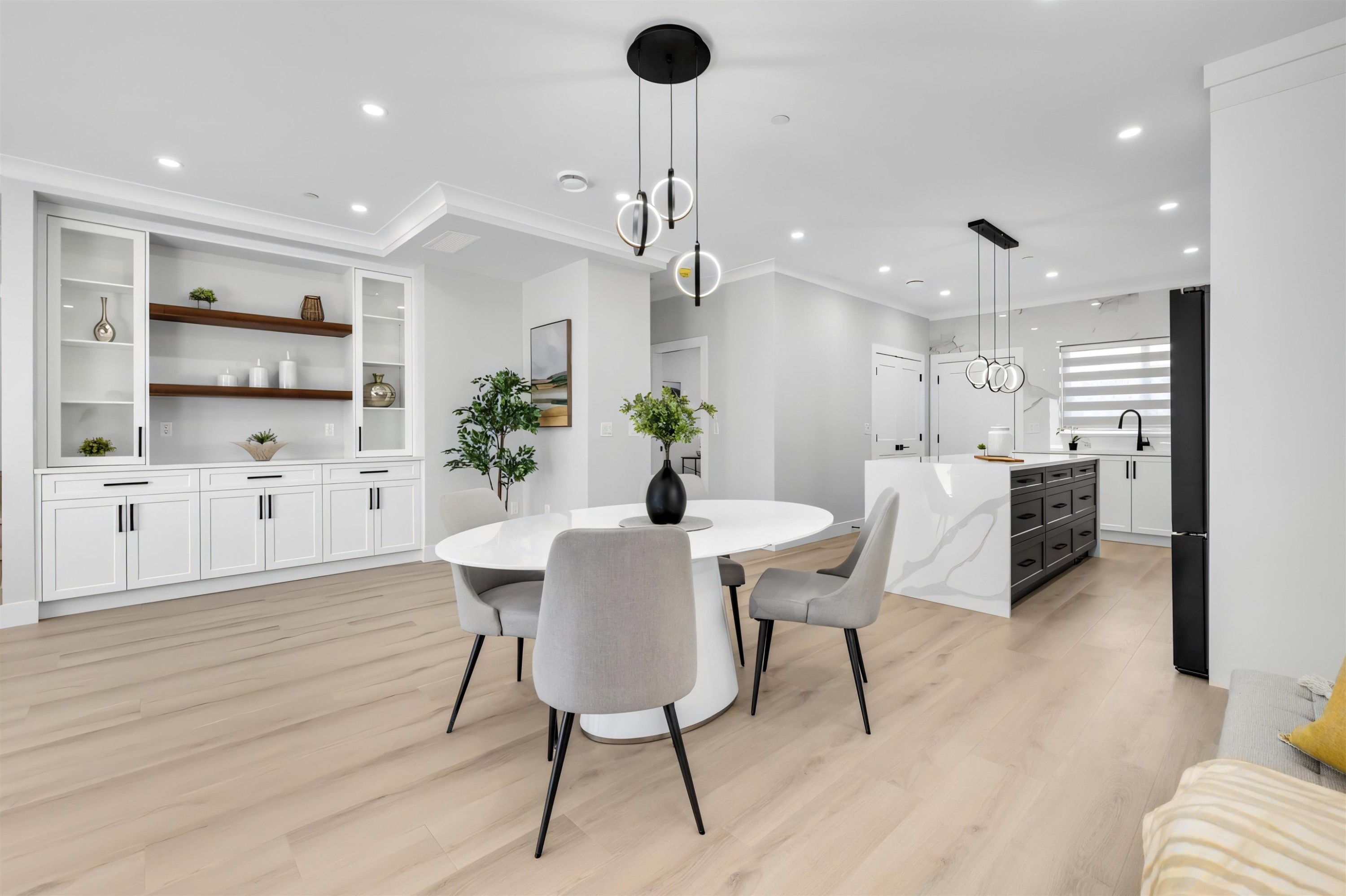1630 Pitt River Road, Port Coquitlam, BC - Indoor Photo Showing Kitchen With Upgraded Kitchen