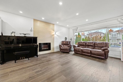778 52Nd Avenue E, Vancouver, BC - Indoor With Fireplace