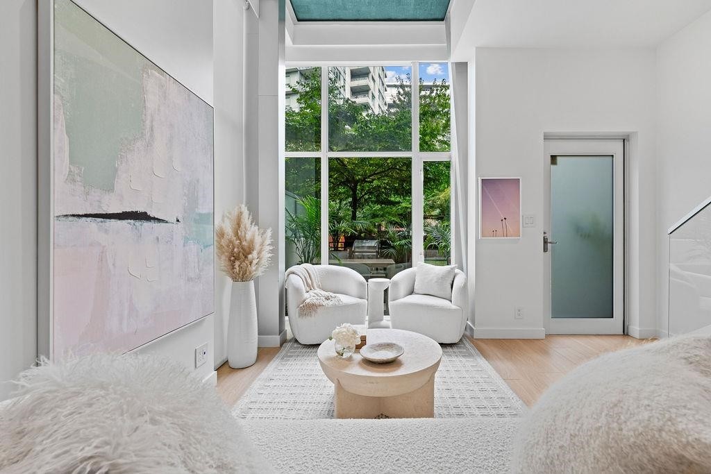 141 1St Avenue E, Vancouver, BC - Indoor