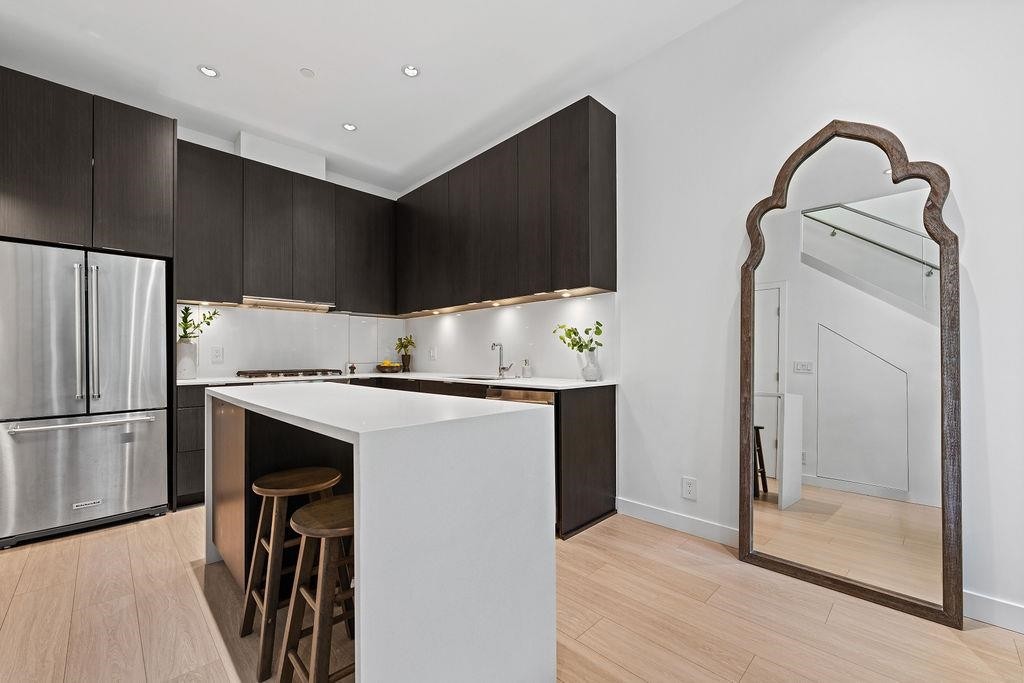 141 1St Avenue E, Vancouver, BC - Indoor Photo Showing Kitchen With Upgraded Kitchen
