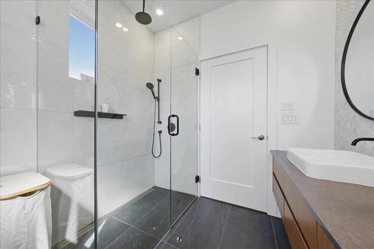 2137 2Nd Avenue E, Vancouver, BC