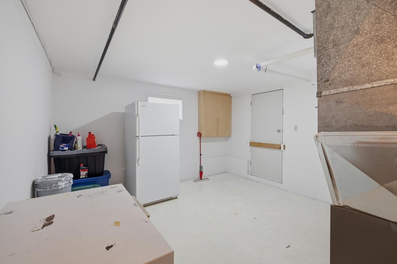 4656 Brentlawn Drive, Burnaby, BC - Indoor