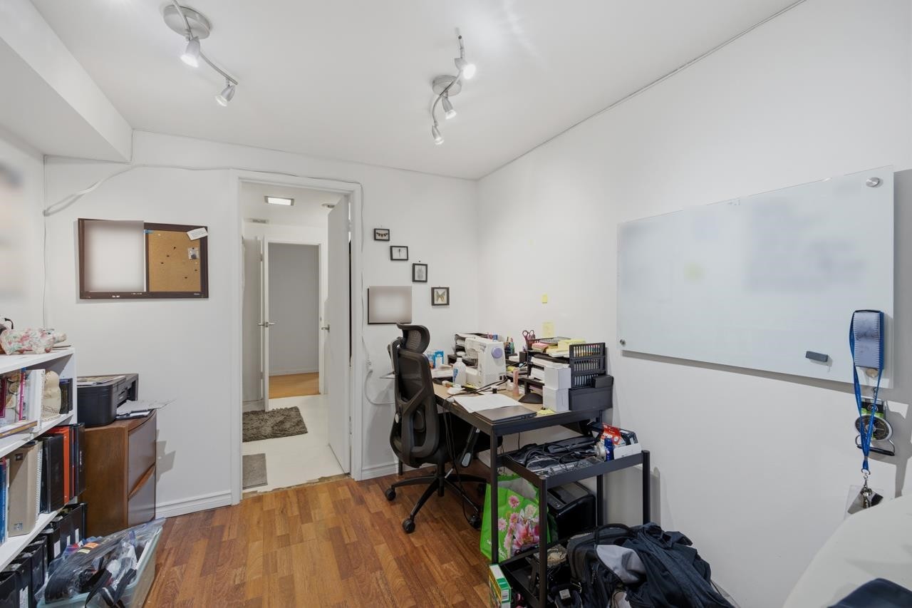 4656 Brentlawn Drive, Burnaby, BC - Indoor Photo Showing Office