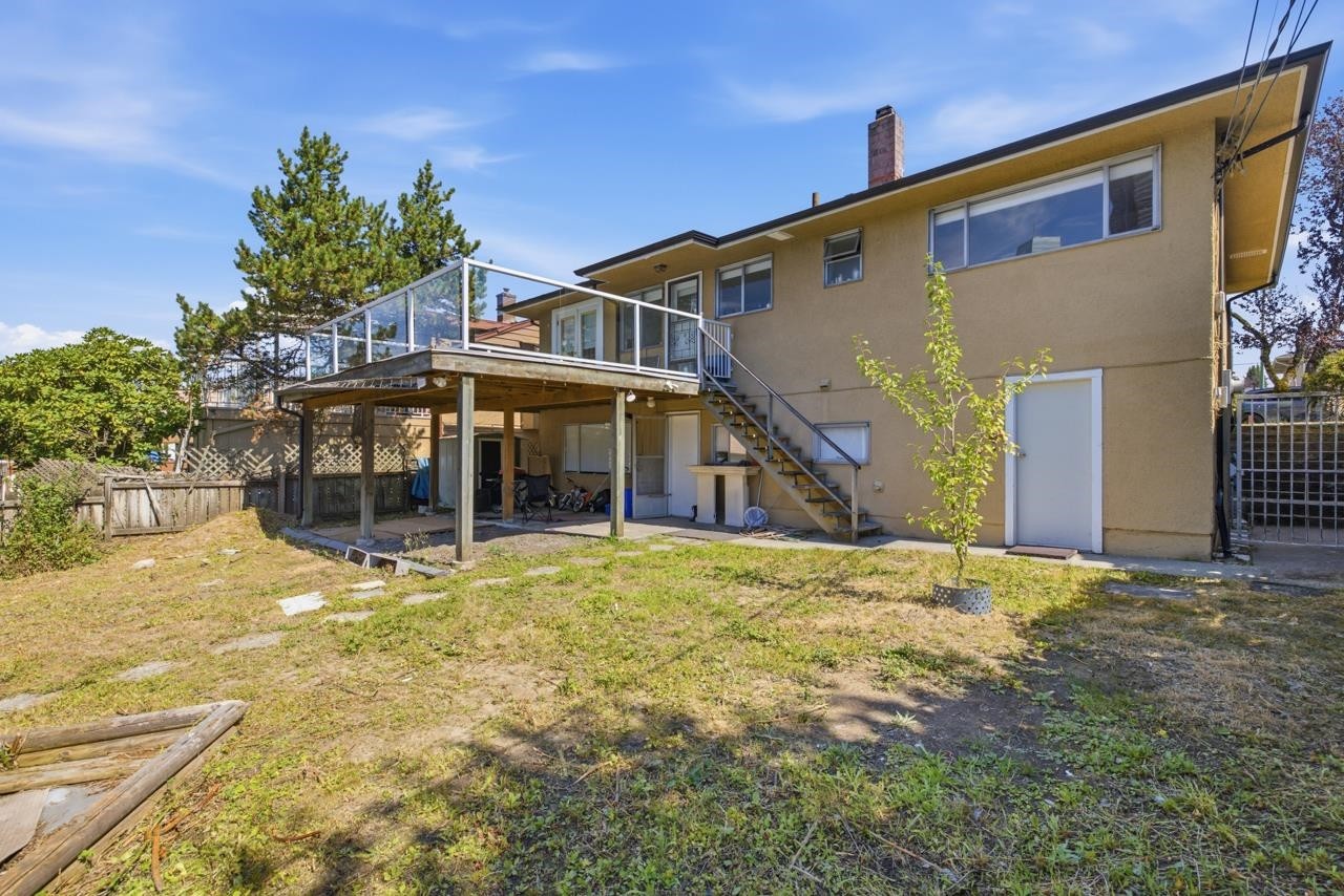 4656 Brentlawn Drive, Burnaby, BC - Outdoor
