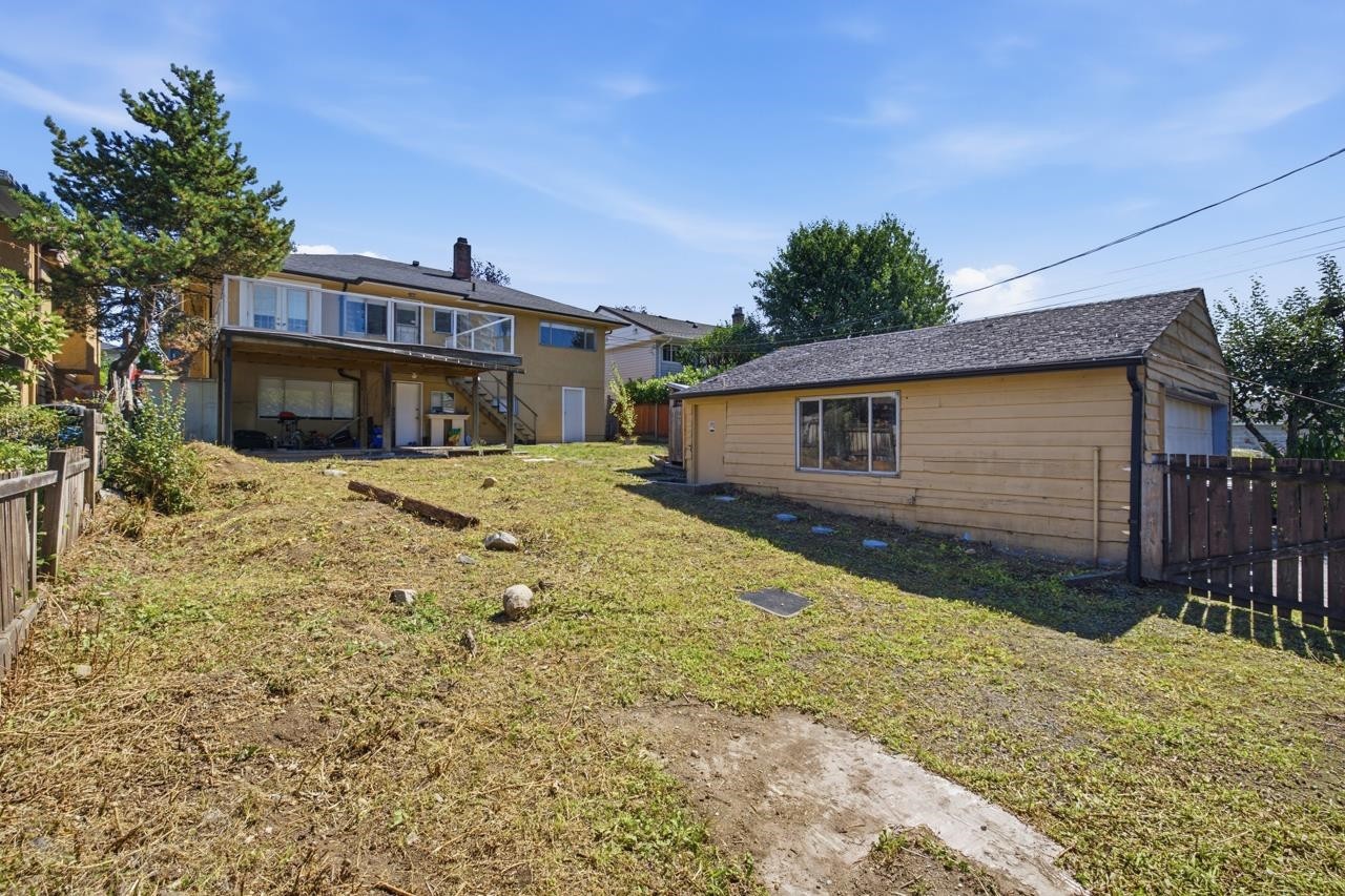 4656 Brentlawn Drive, Burnaby, BC - Outdoor