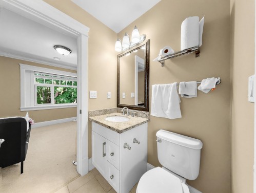 3976 19Th Avenue W, Vancouver, BC - Indoor Photo Showing Bathroom