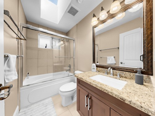 3976 19Th Avenue W, Vancouver, BC - Indoor Photo Showing Bathroom