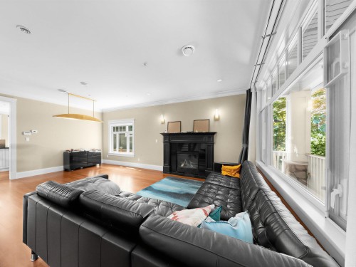 3976 19Th Avenue W, Vancouver, BC - Indoor Photo Showing Living Room With Fireplace