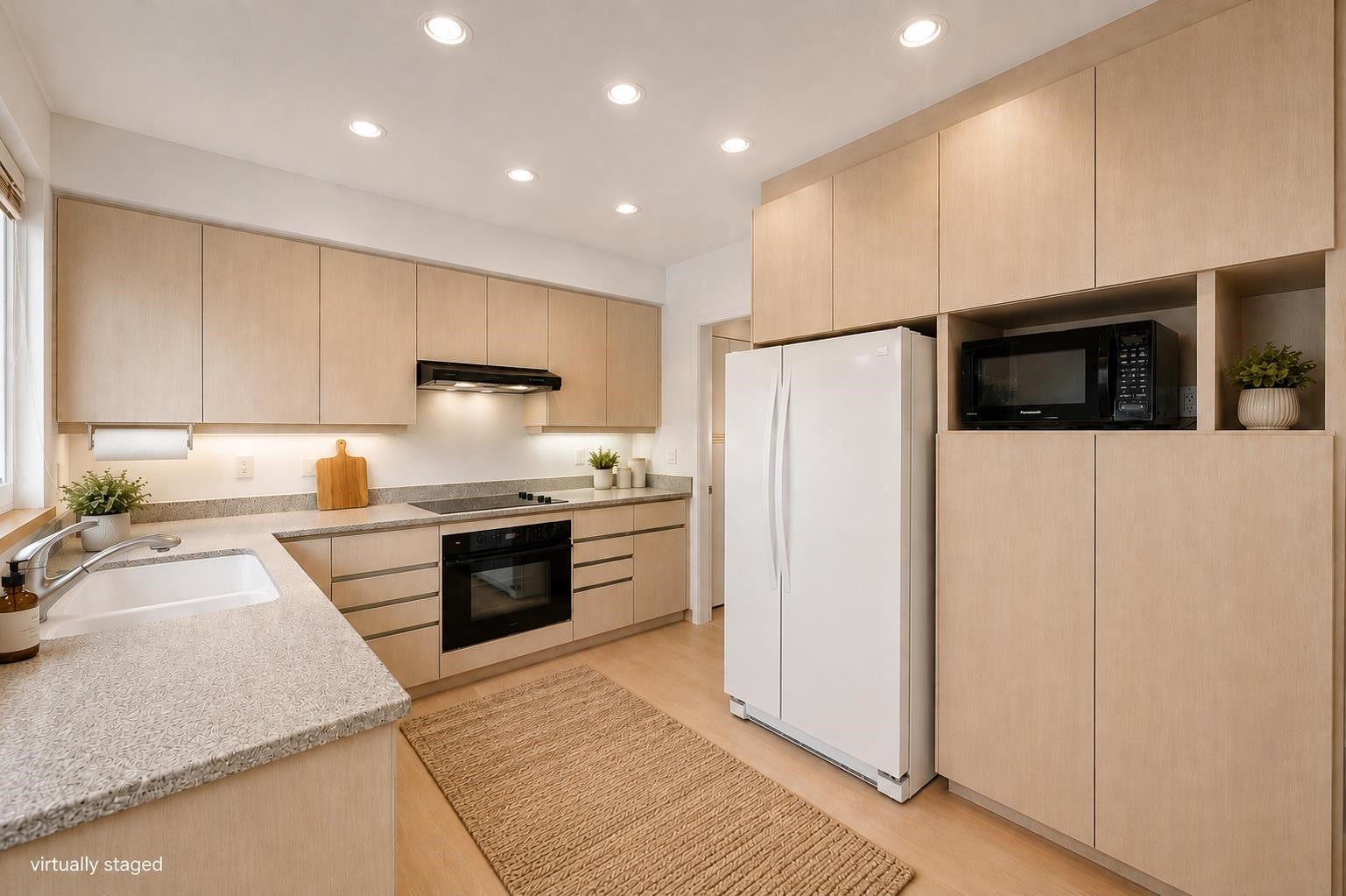 305 17Th Street E, North Vancouver, BC - Indoor Photo Showing Kitchen
