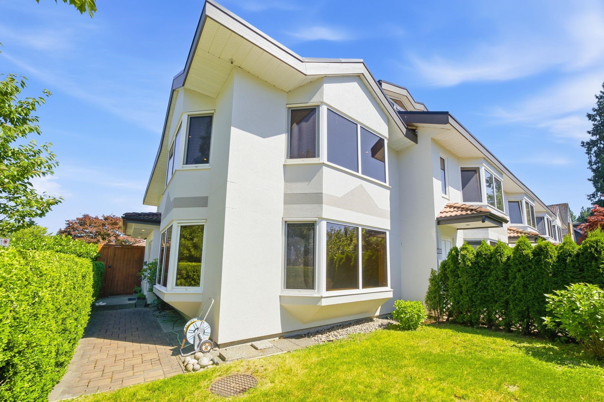 305 17Th Street E, North Vancouver, BC - Outdoor