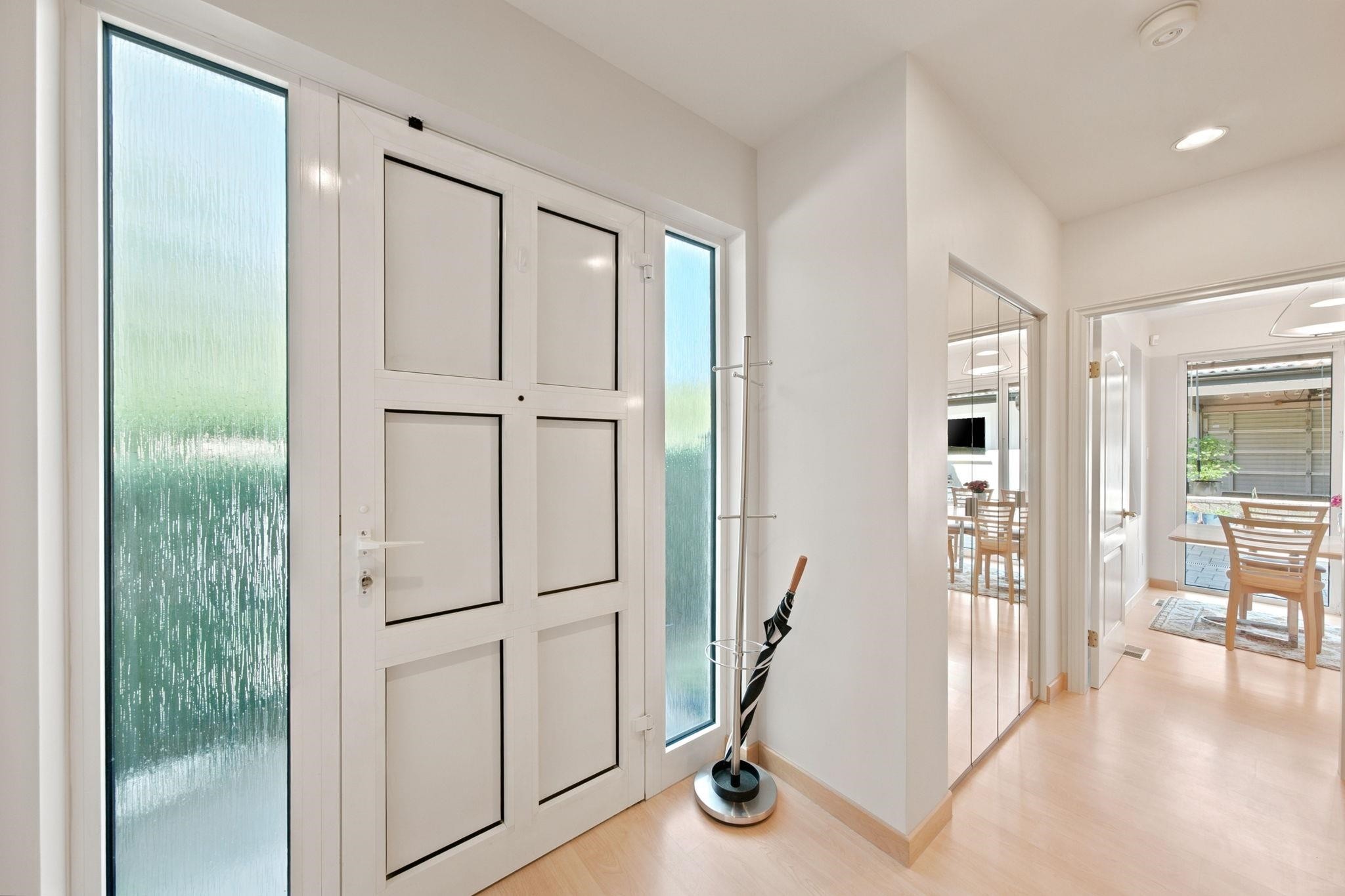 305 17Th Street E, North Vancouver, BC - Indoor Photo Showing Other Room