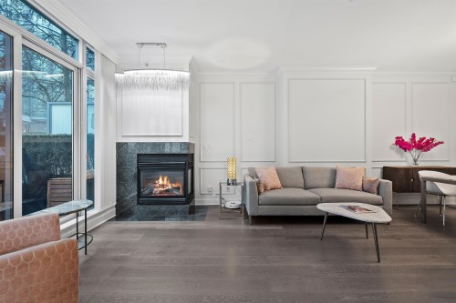 493 Broughton Street, Vancouver, BC - Indoor Photo Showing Living Room With Fireplace