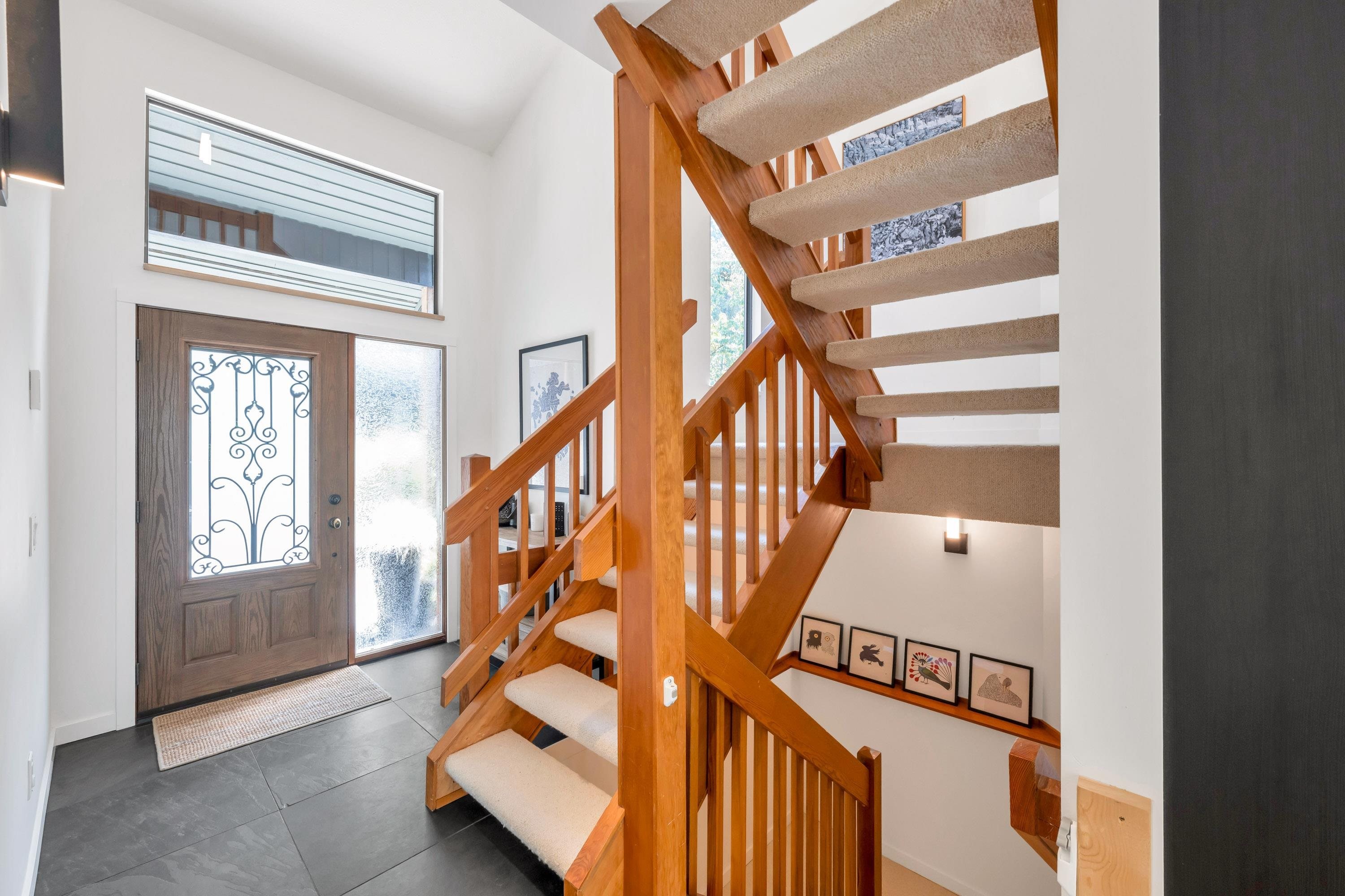 5623 Eagle Court, North Vancouver, BC - Indoor Photo Showing Other Room