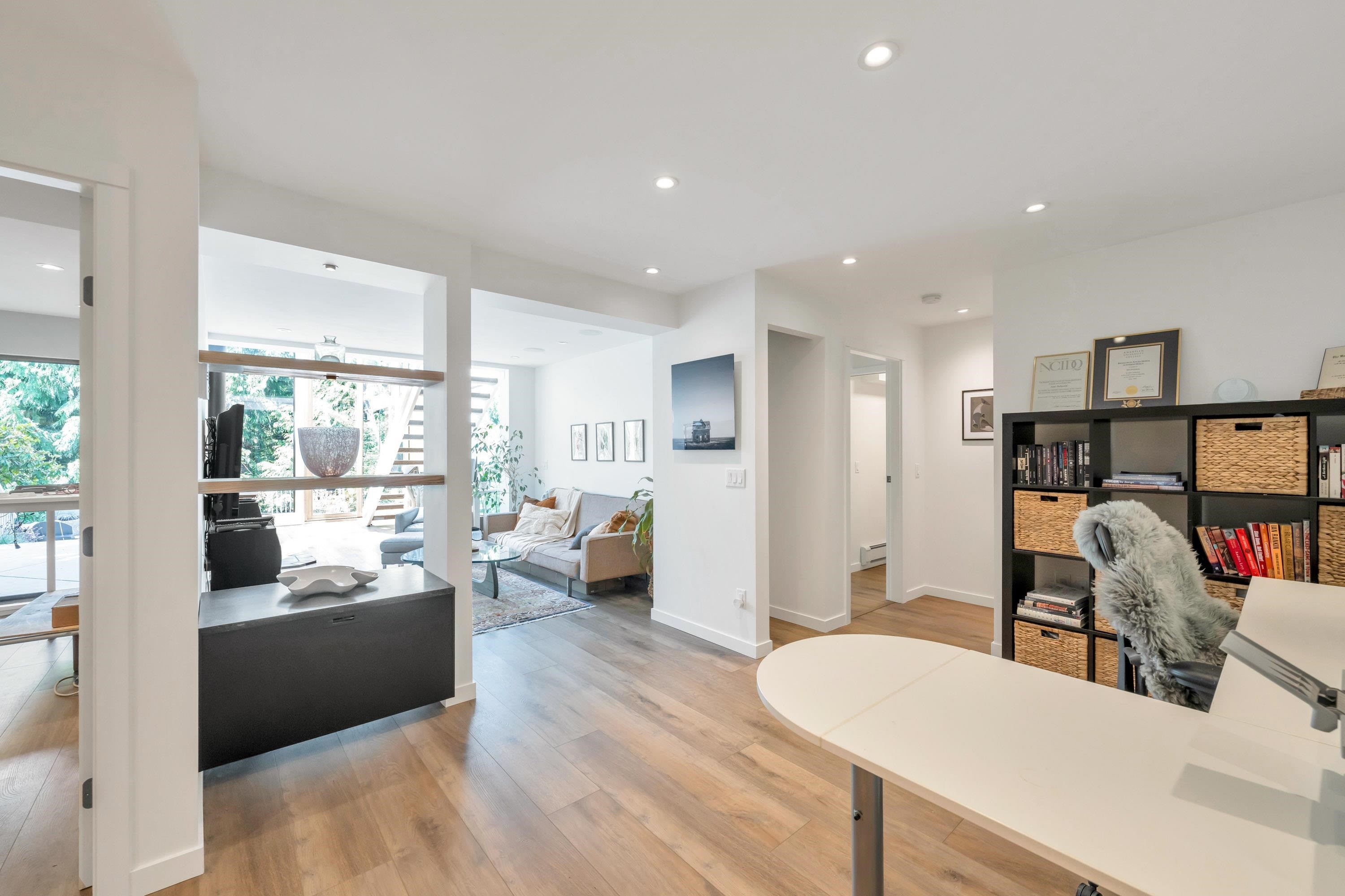 5623 Eagle Court, North Vancouver, BC - Indoor