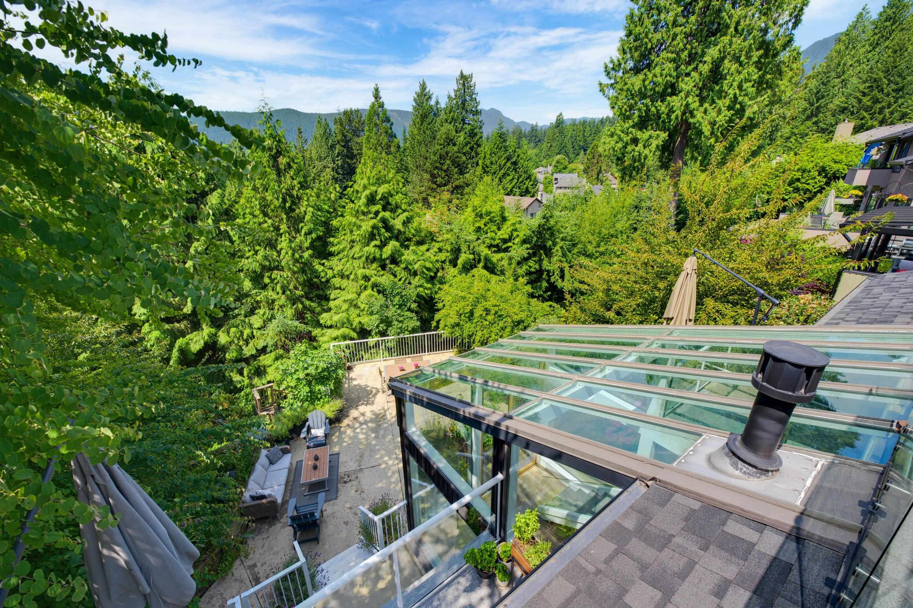 5623 Eagle Court, North Vancouver, BC - Outdoor